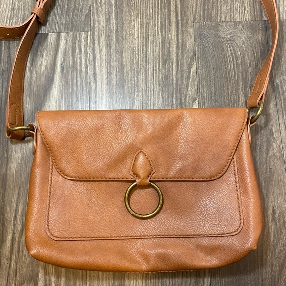 Universal Thread Crossbody - Picture 5 of 8